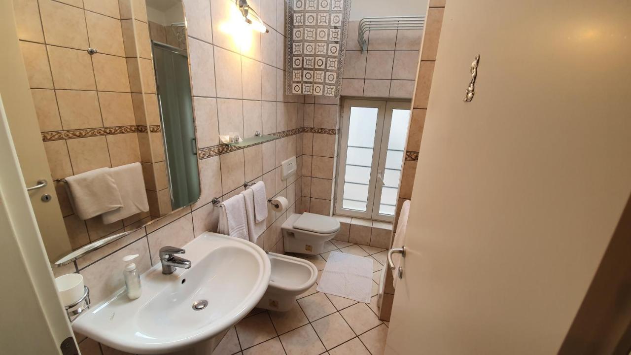 Apartments Villa Ernesta Ровинь Экстерьер фото