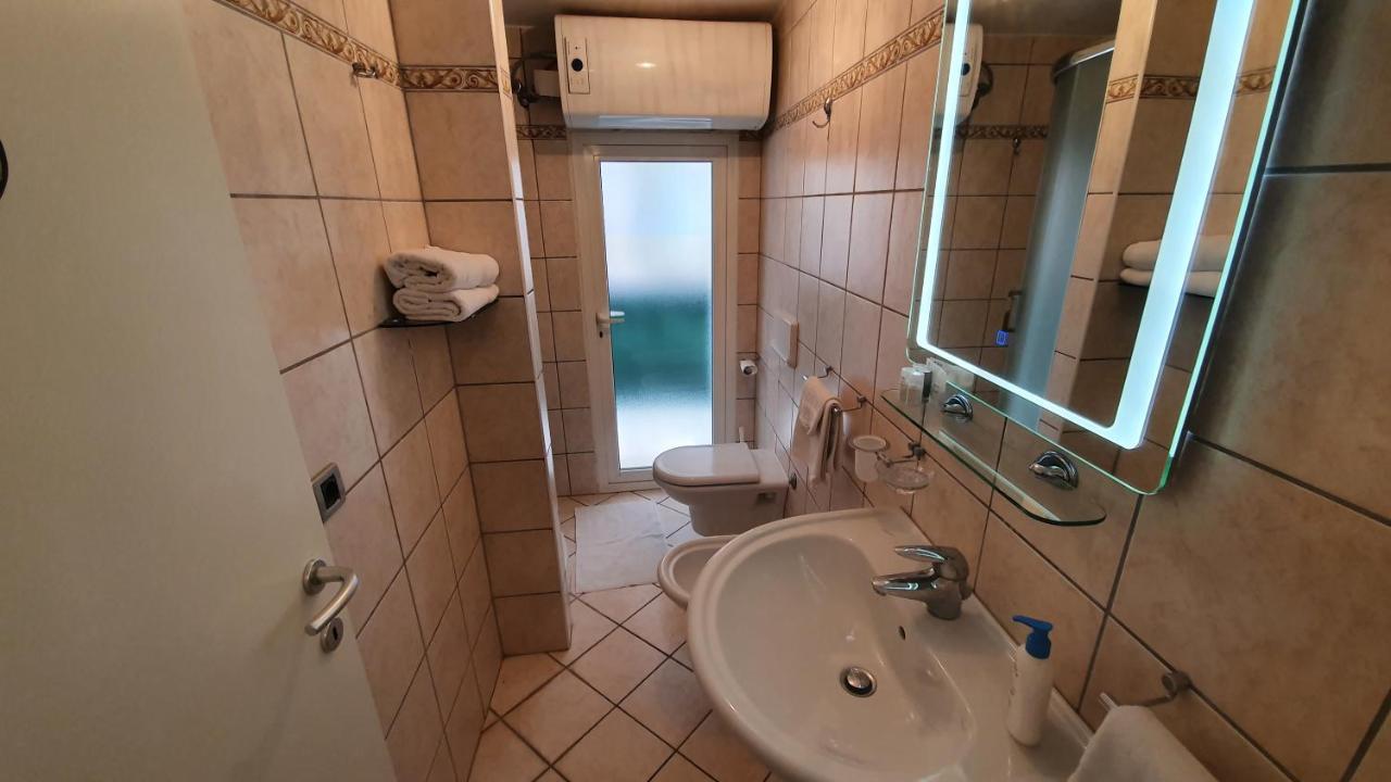 Apartments Villa Ernesta Ровинь Экстерьер фото